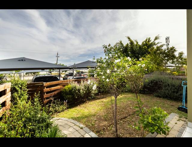 1 BEDROOM SECTIONAL TITLE TO LET IN GREENBAY ECO ESTATE